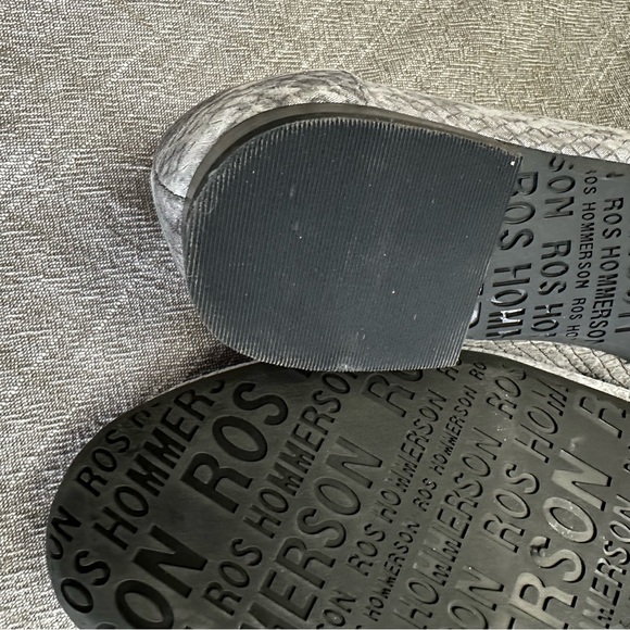 Ros Hammerson The Reagan in Silver Snake Print - Picture 9 of 14